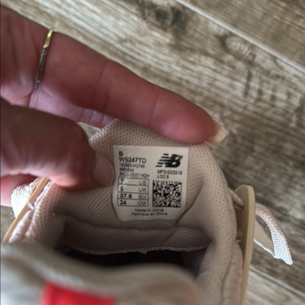 New Balance Pink Sneakers - Picture 5 of 5